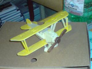Модель деревянного самолета